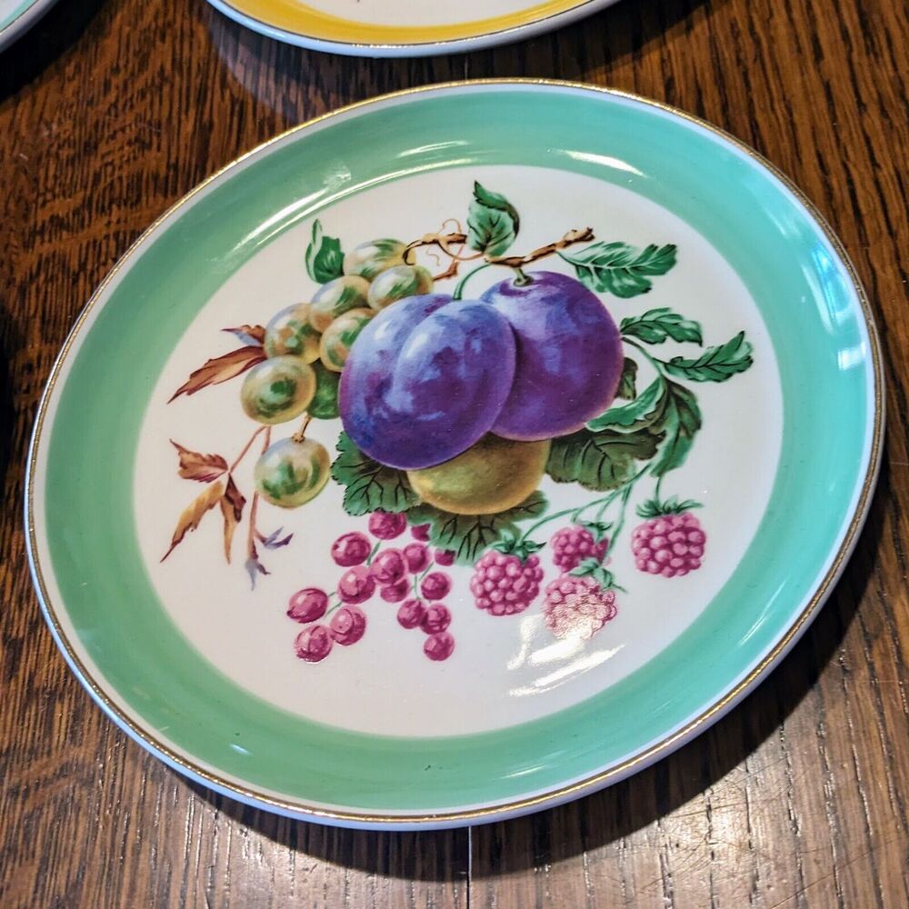 W S George 4 Vintage Fruit Motif Salad Plates 7.25" Apple Grape Pear Plum Gold - Picture 10 of 12